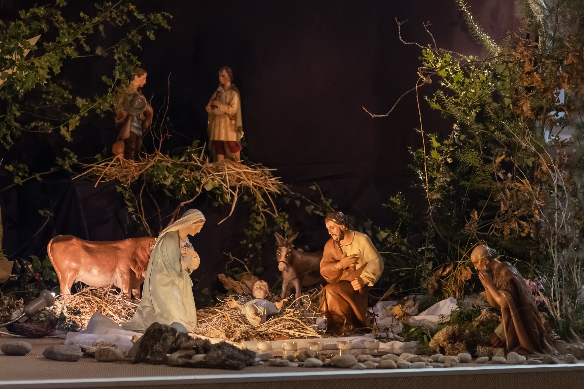 Nativity figures