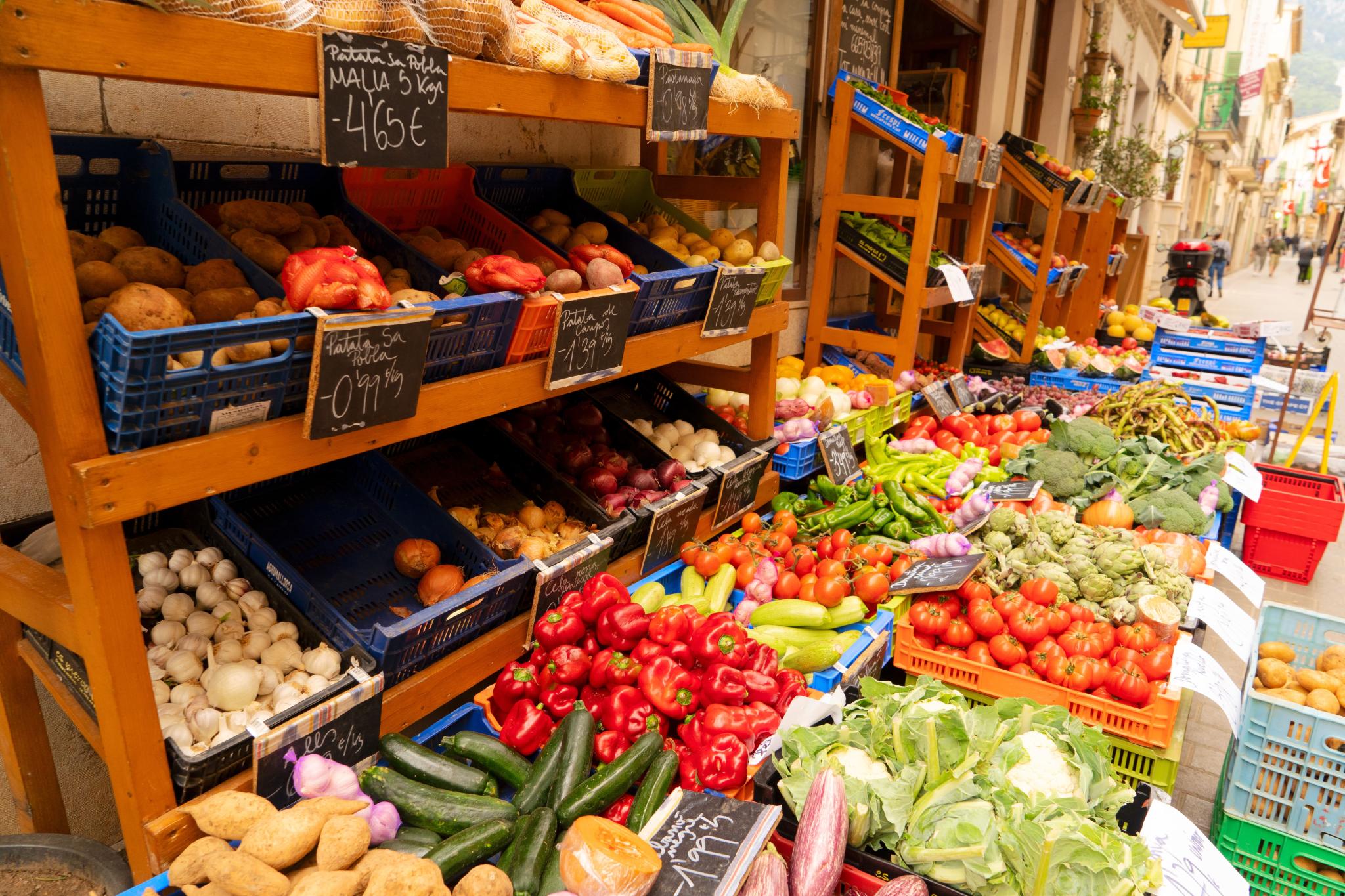 Fruites i verdures al mercat de Sineu